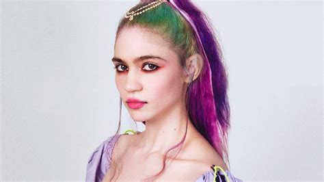 grimes boobs|Grimes Reveals Shes Pregnant With Topless Photo 